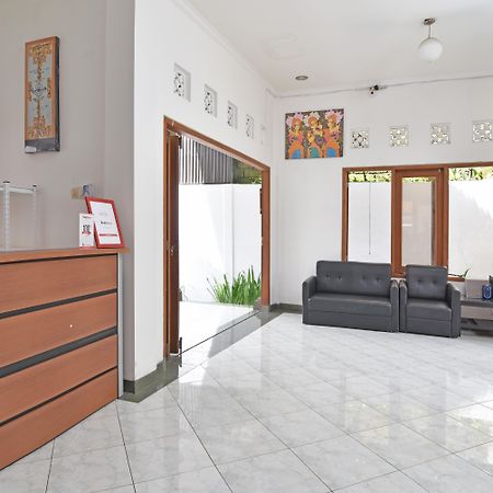 Reddoorz @ Jalan Gatot Subroto Denpasar Hotell Exteriör bild