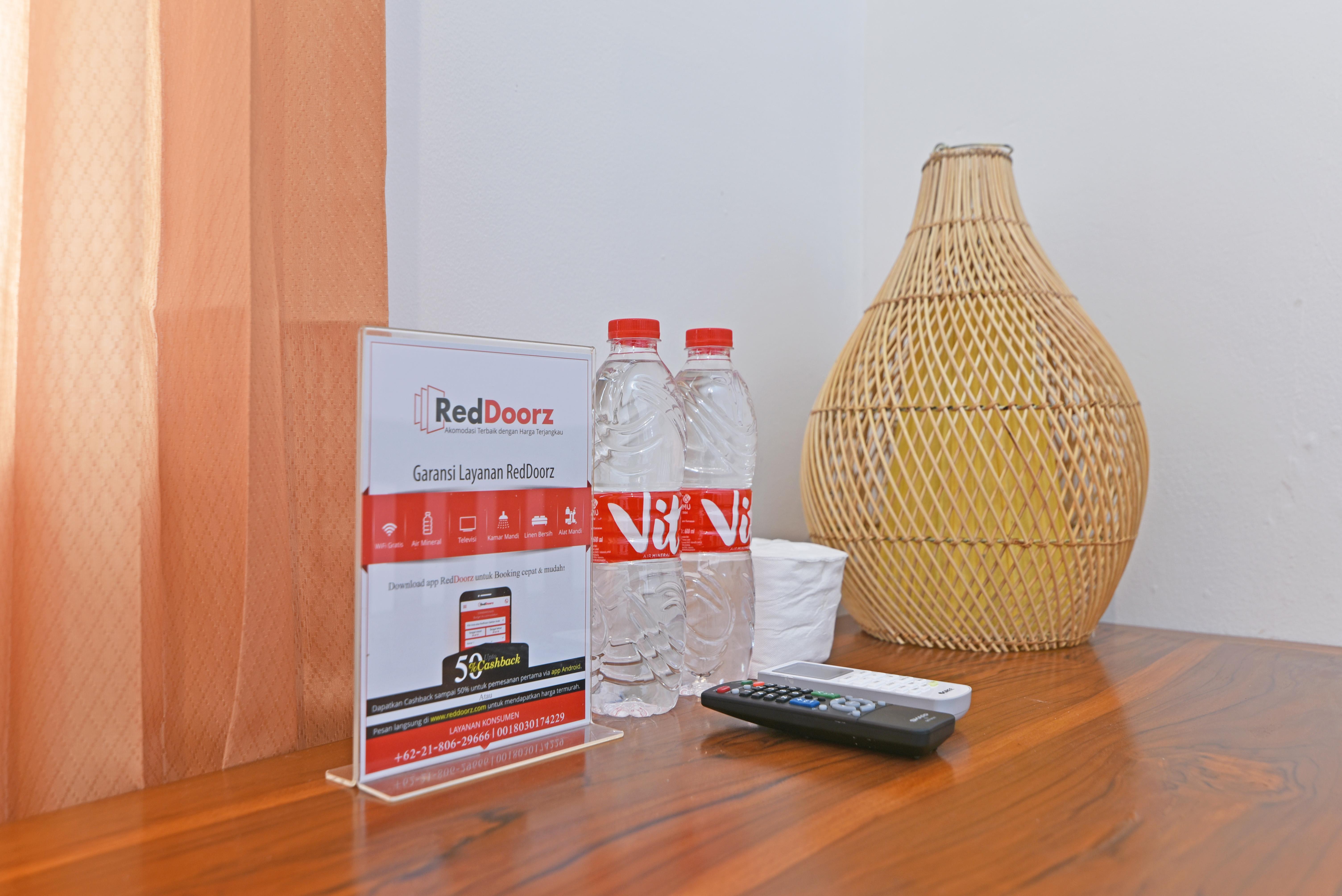 Reddoorz @ Jalan Gatot Subroto Denpasar Hotell Exteriör bild