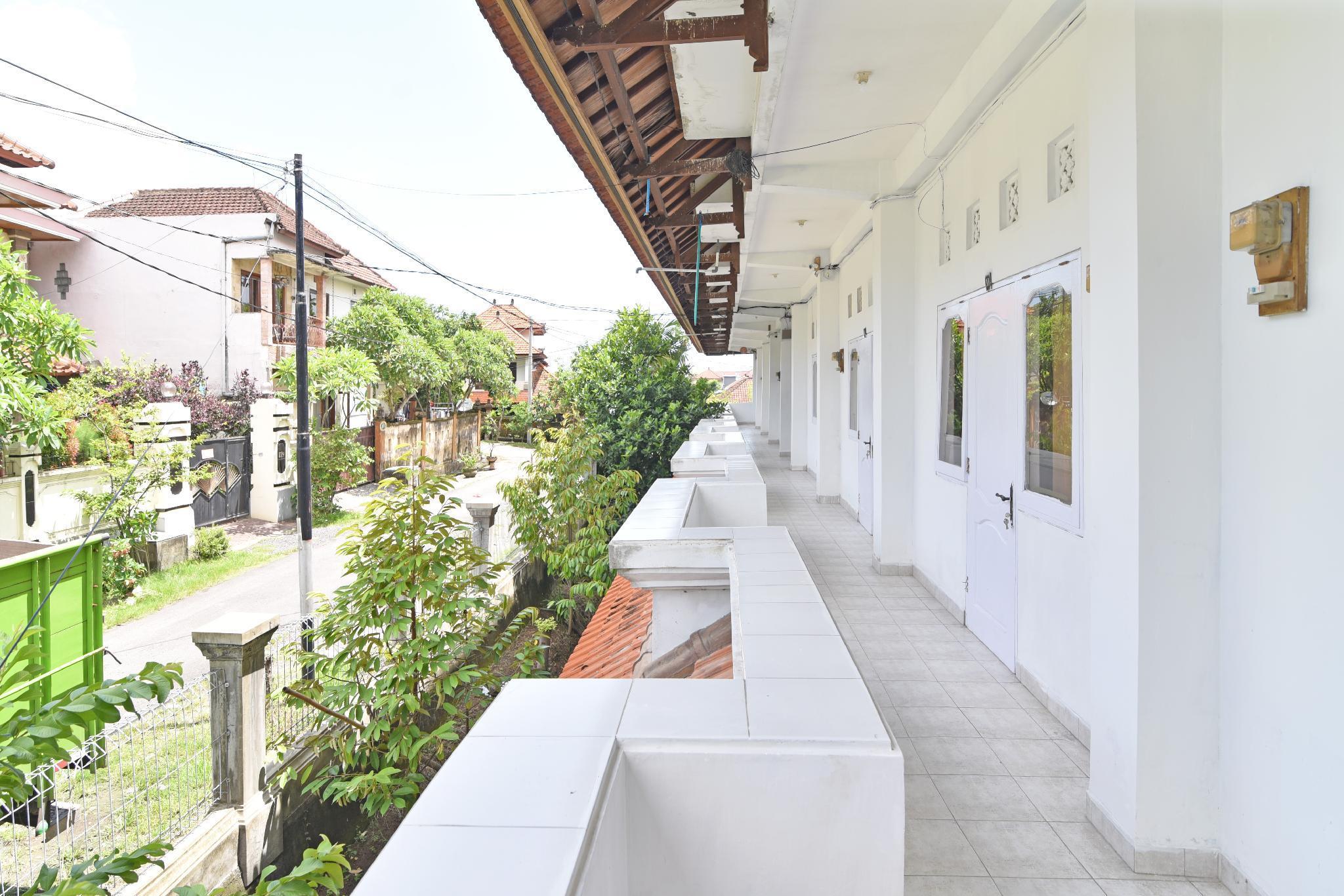 Reddoorz @ Jalan Gatot Subroto Denpasar Hotell Exteriör bild