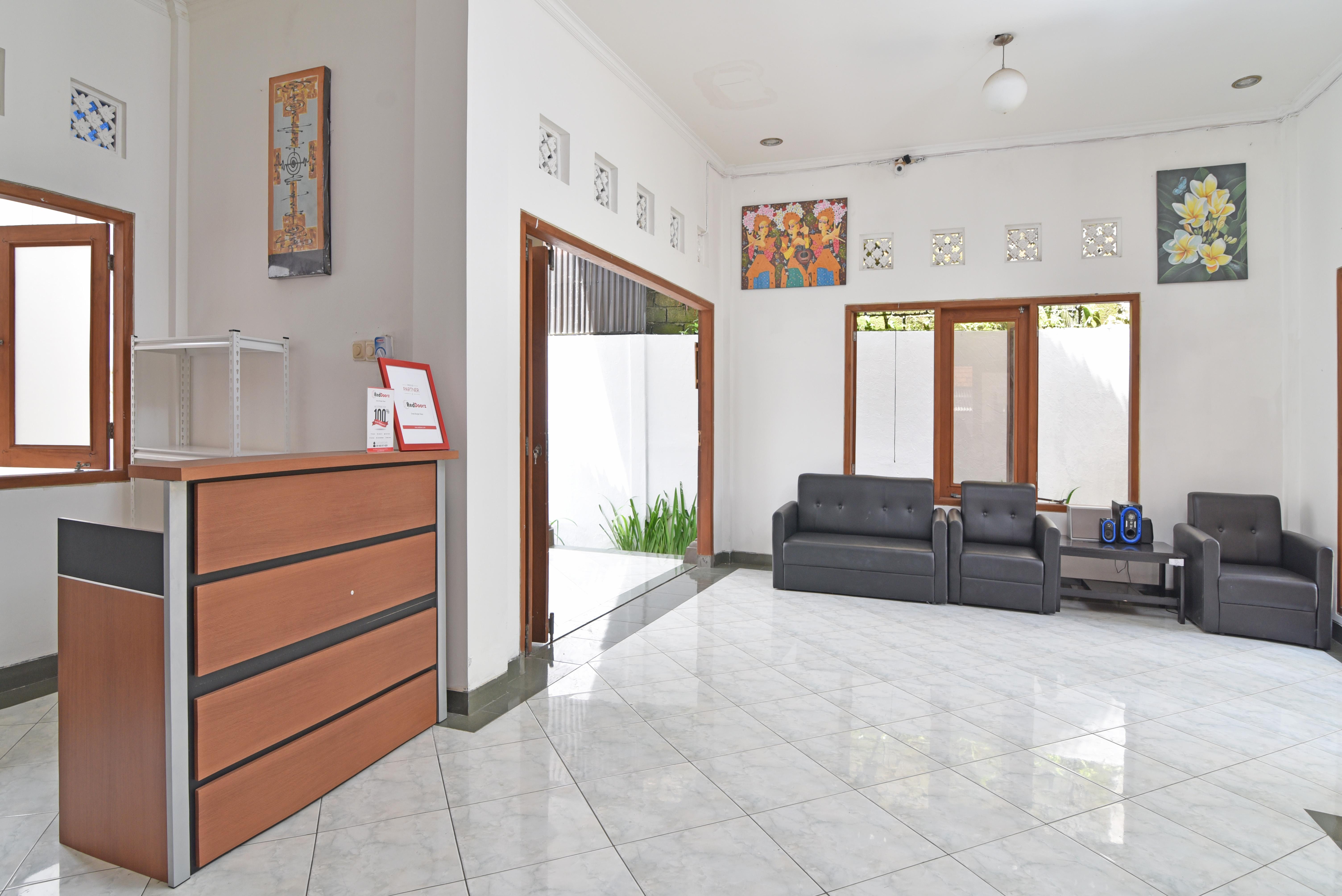 Reddoorz @ Jalan Gatot Subroto Denpasar Hotell Exteriör bild