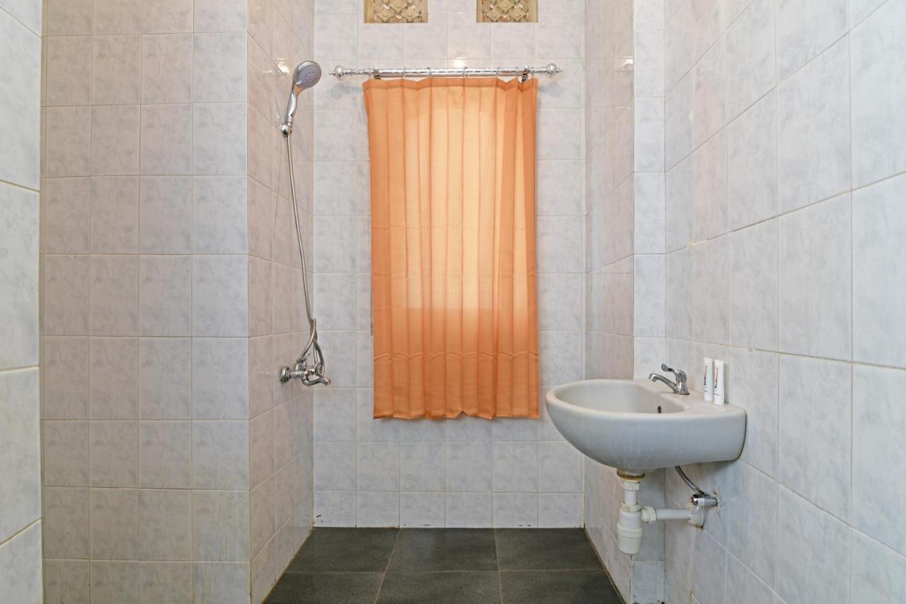 Reddoorz @ Jalan Gatot Subroto Denpasar Hotell Exteriör bild